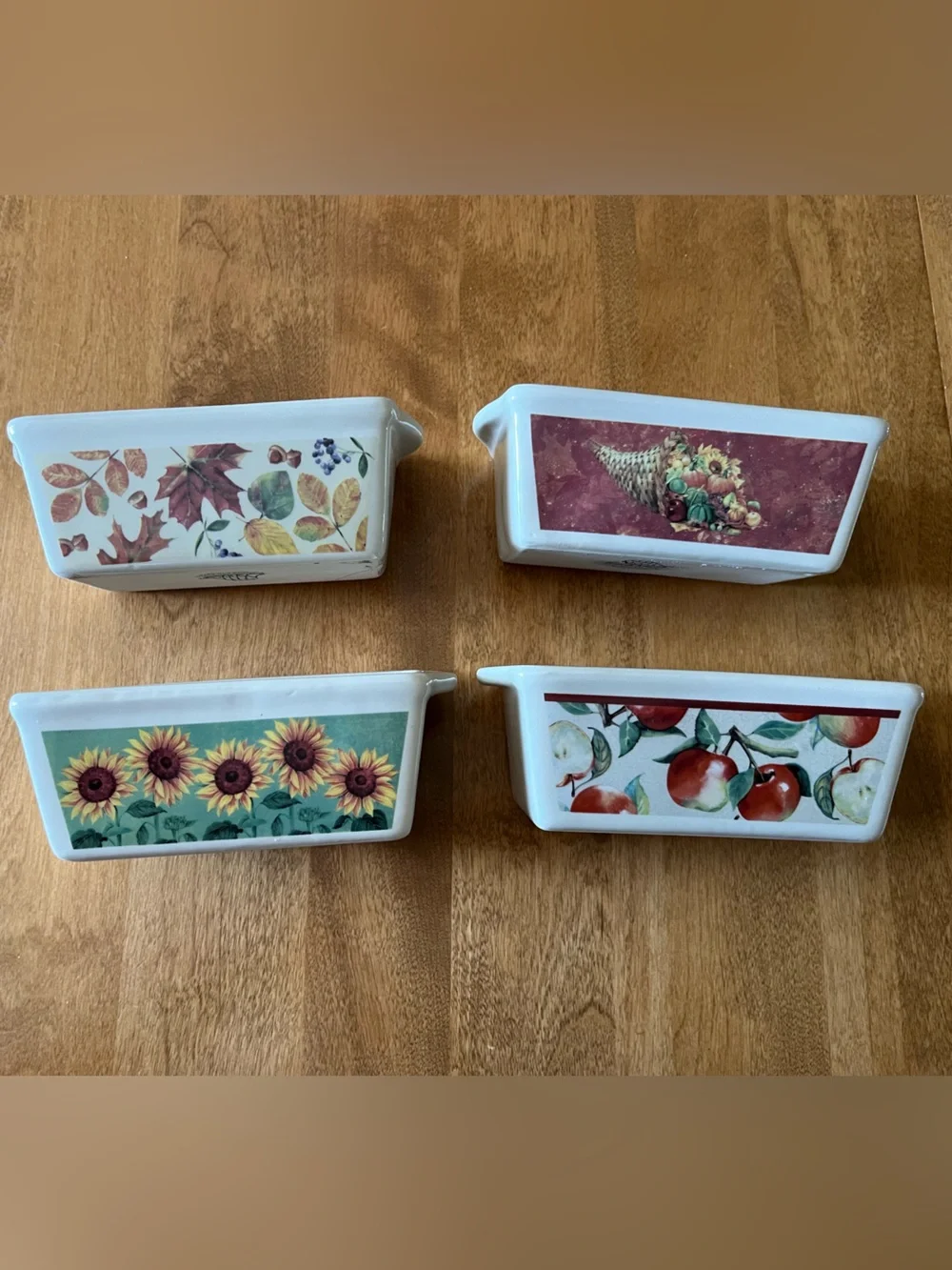 Set Of 4 Nantucket Stoneware Mini Loaf Baking Pan Set with Seasonal Artwork